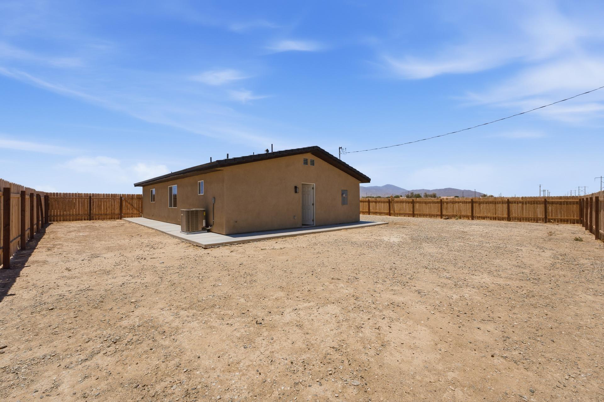 2184 Riviera Court Thermal, CA 92274 - Photo 23 of 26 Backyard