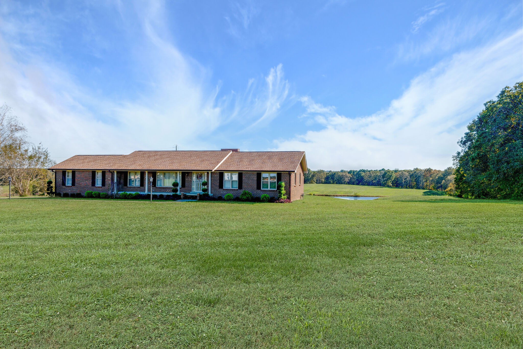 2154 Abiff Road Burns, TN 37029 - Photo 2 of 50 a view of a house with a big yard