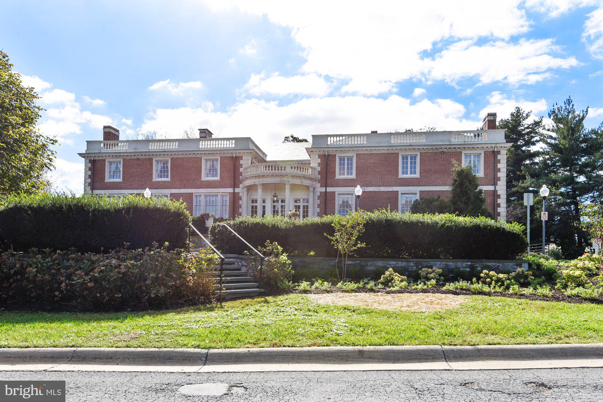 5225 Pooks Hill Road, Unit 629S Bethesda, MD 20814 - Photo 56 of 58 a view of a house with a garden