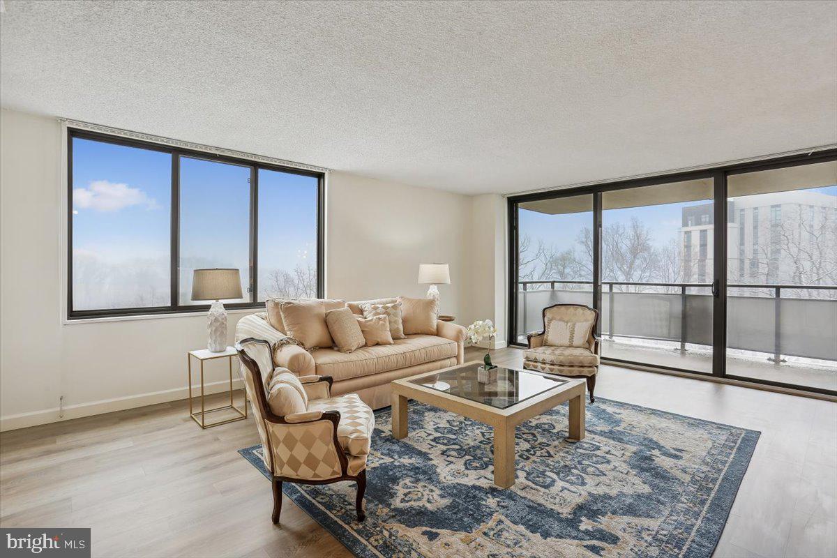 5225 Pooks Hill Road, Unit 629S Bethesda, MD 20814 - Photo 6 of 58 a living room with furniture and a window