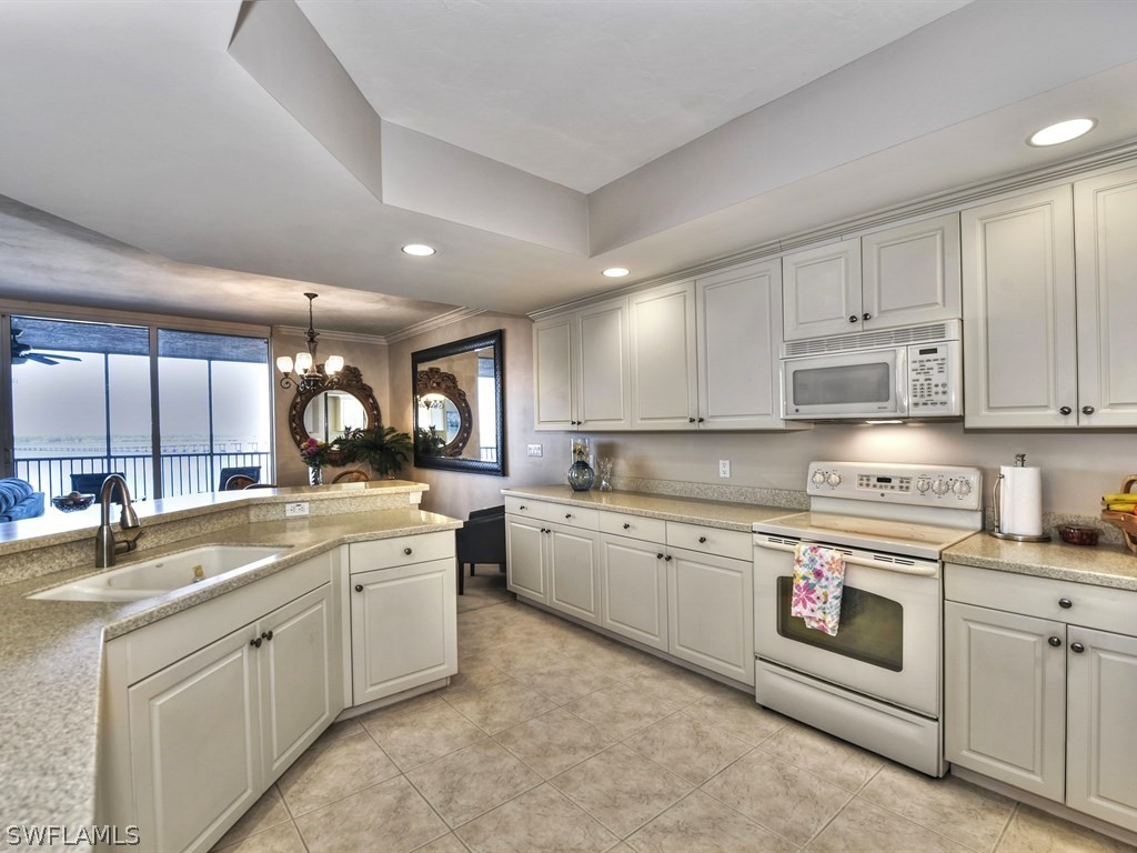 2104 West First Street, Unit 802 Fort Myers, FL 33901 - Photo 6 of 17