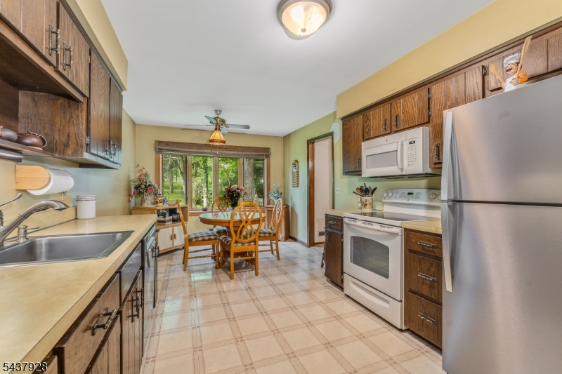 5 Hibbler Road Lebanon, NJ 08833 - Photo 7 of 16