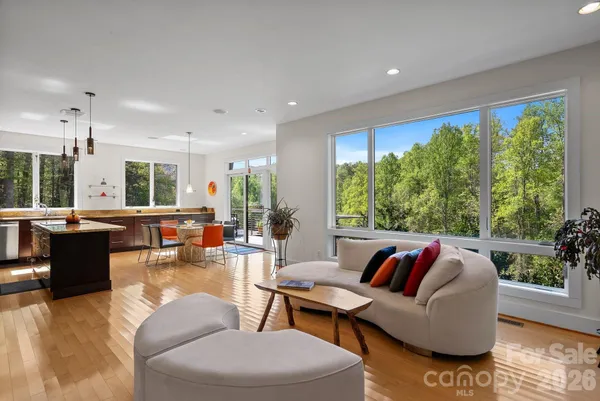 $1,100,000 | 404 Amanda Drive, Mars Hill, NC 28754