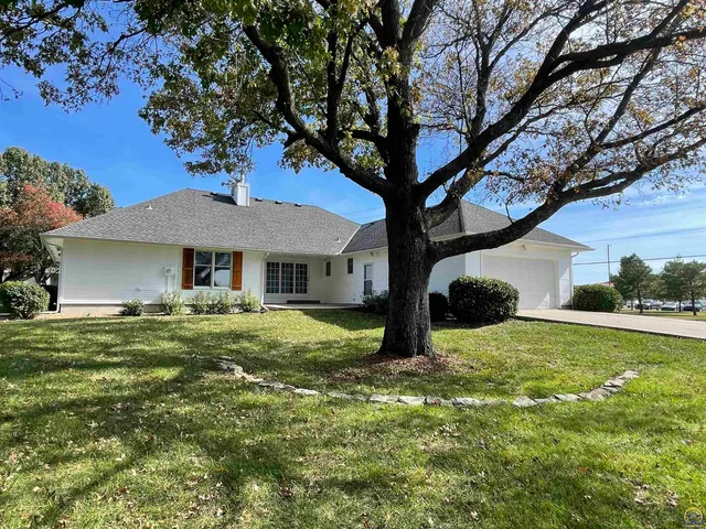 $429,900 | 2401 West View Terrace, Emporia, KS 66801