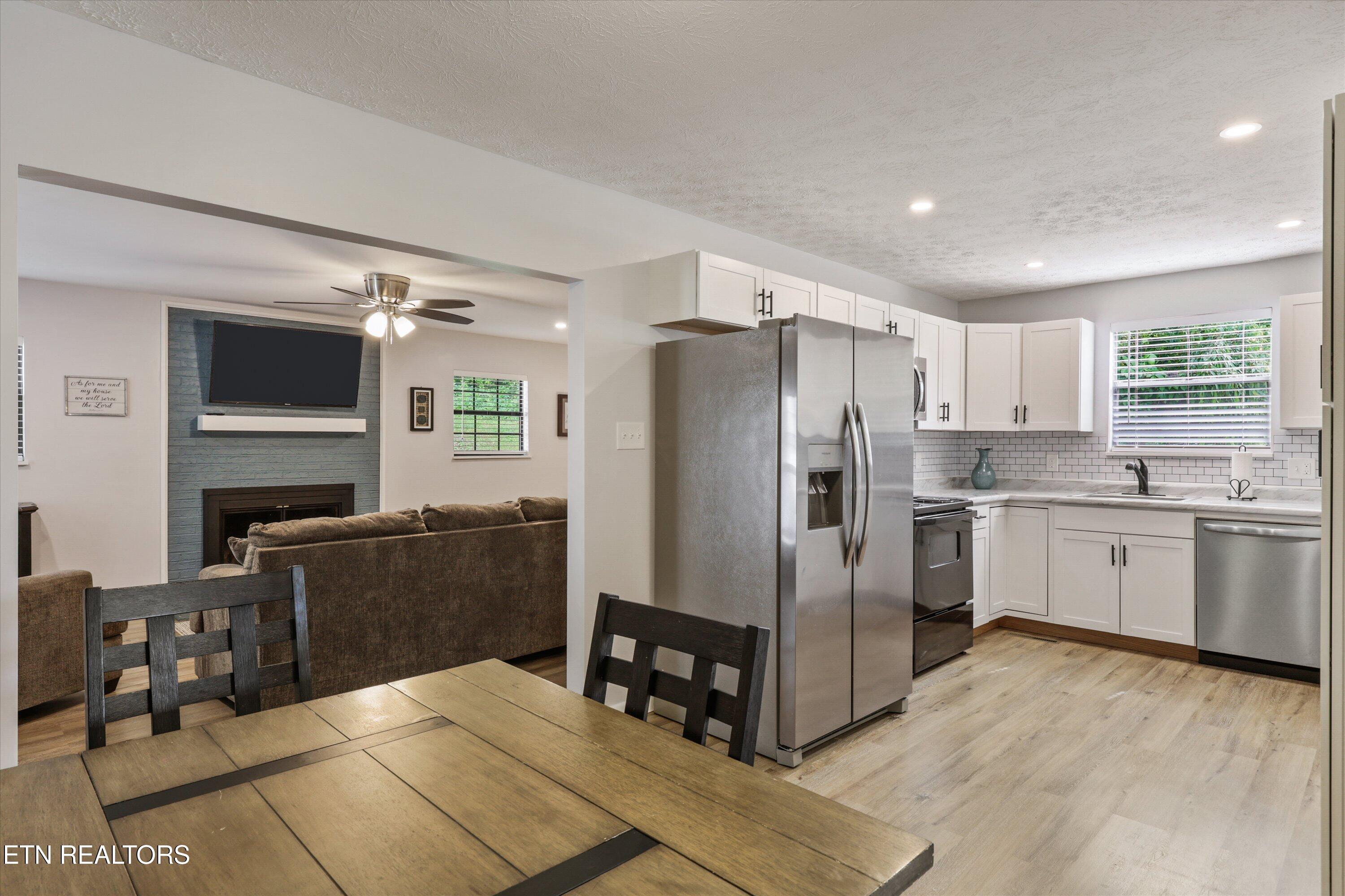 5524 Carter Road Knoxville, TN 37918 - Photo 12 of 57 Kitchen