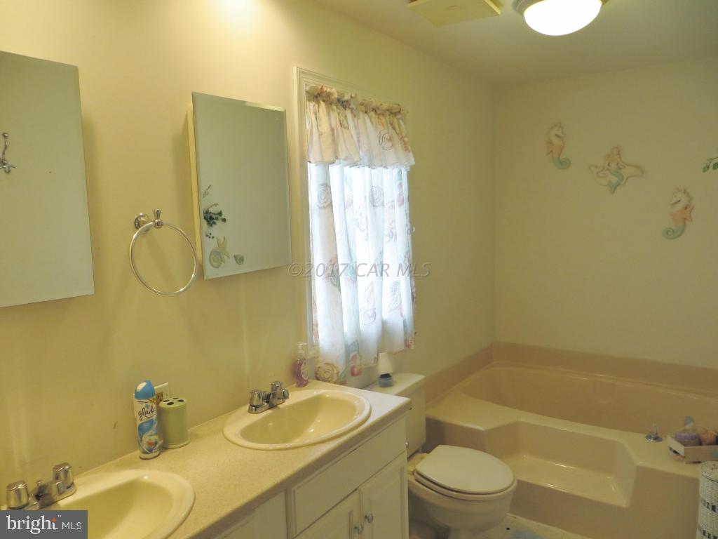 13200 Colonial Road Ocean City, MD 21842 - Photo 20 of 34 Gallery Image 20