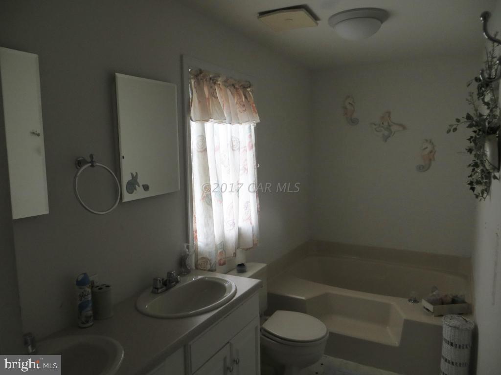 13200 Colonial Road Ocean City, MD 21842 - Photo 21 of 34 Gallery Image 21