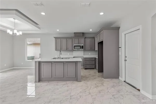 $1,950 | 6000 North Cuesta Del Sol Street, Edinburg, TX 78542