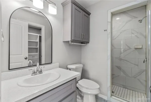 $1,950 | 6000 North Cuesta Del Sol Street, Edinburg, TX 78542