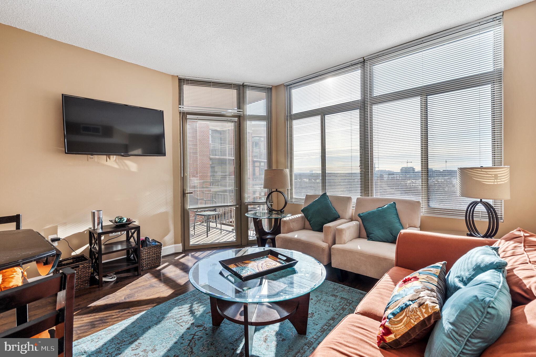 3600 South Glebe Road, Unit 531W Arlington, VA 22202 - Photo 2 of 30 Living Room