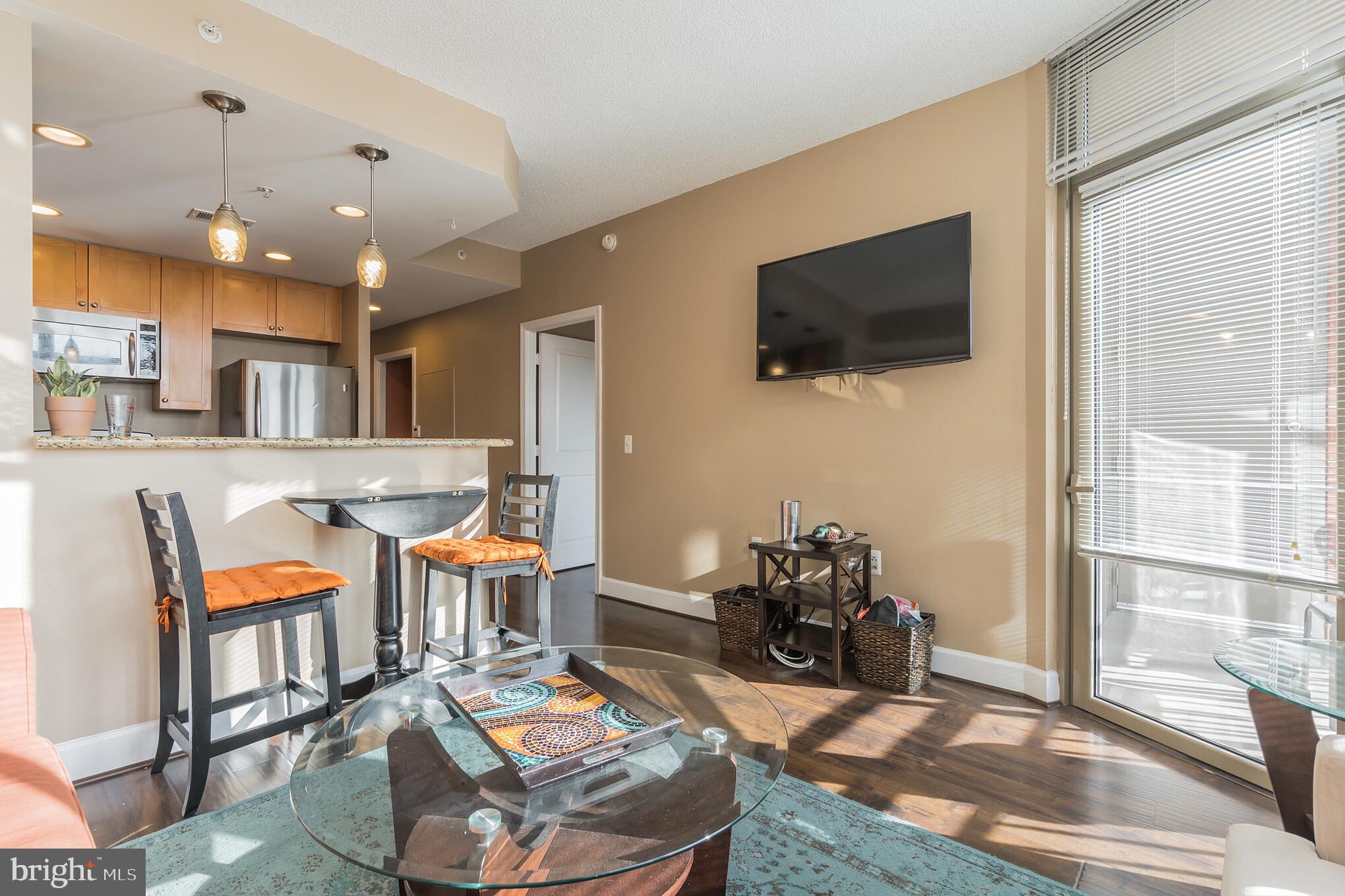 3600 South Glebe Road, Unit 531W Arlington, VA 22202 - Photo 5 of 30 Living Room