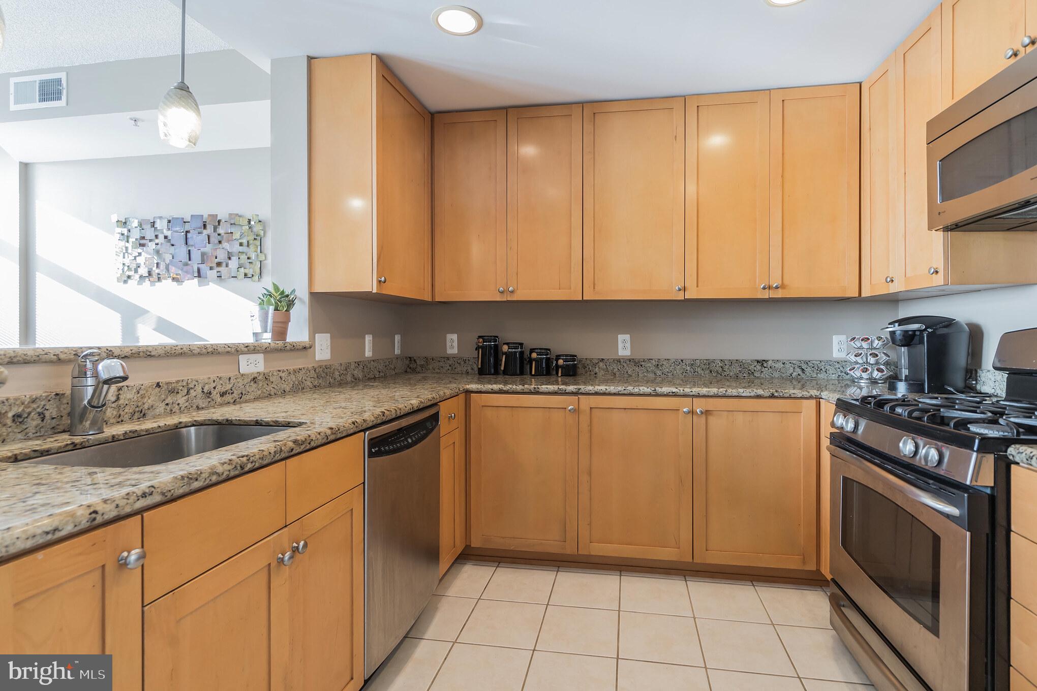3600 South Glebe Road, Unit 531W Arlington, VA 22202 - Photo 6 of 30 Kitchen