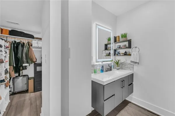 $129,500 | 5015 Walnut Street, Unit A, Kansas City, MO 64112