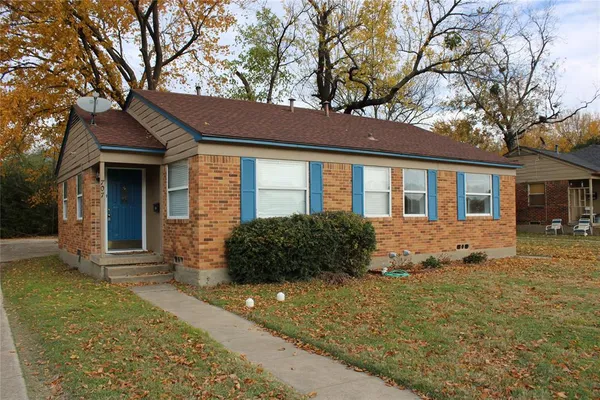 $1,100 | 707-709 Woodland Street, Denton, TX 76209