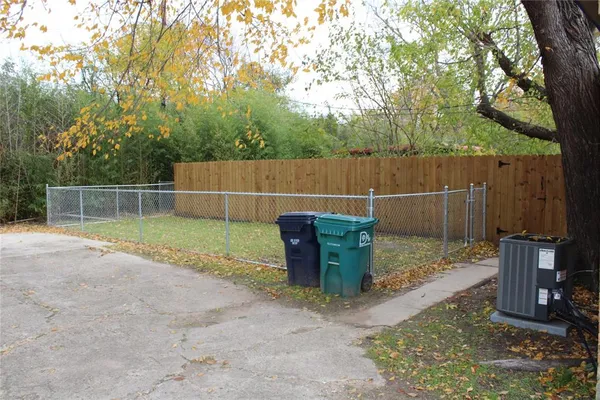 $1,100 | 707-709 Woodland Street, Denton, TX 76209