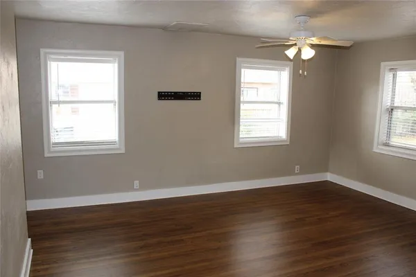 $1,100 | 707-709 Woodland Street, Denton, TX 76209