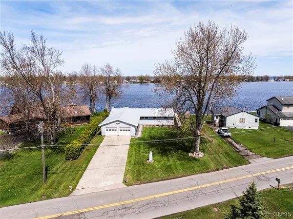 $624,900 | 9092 Beach Road, Cicero, NY 13029