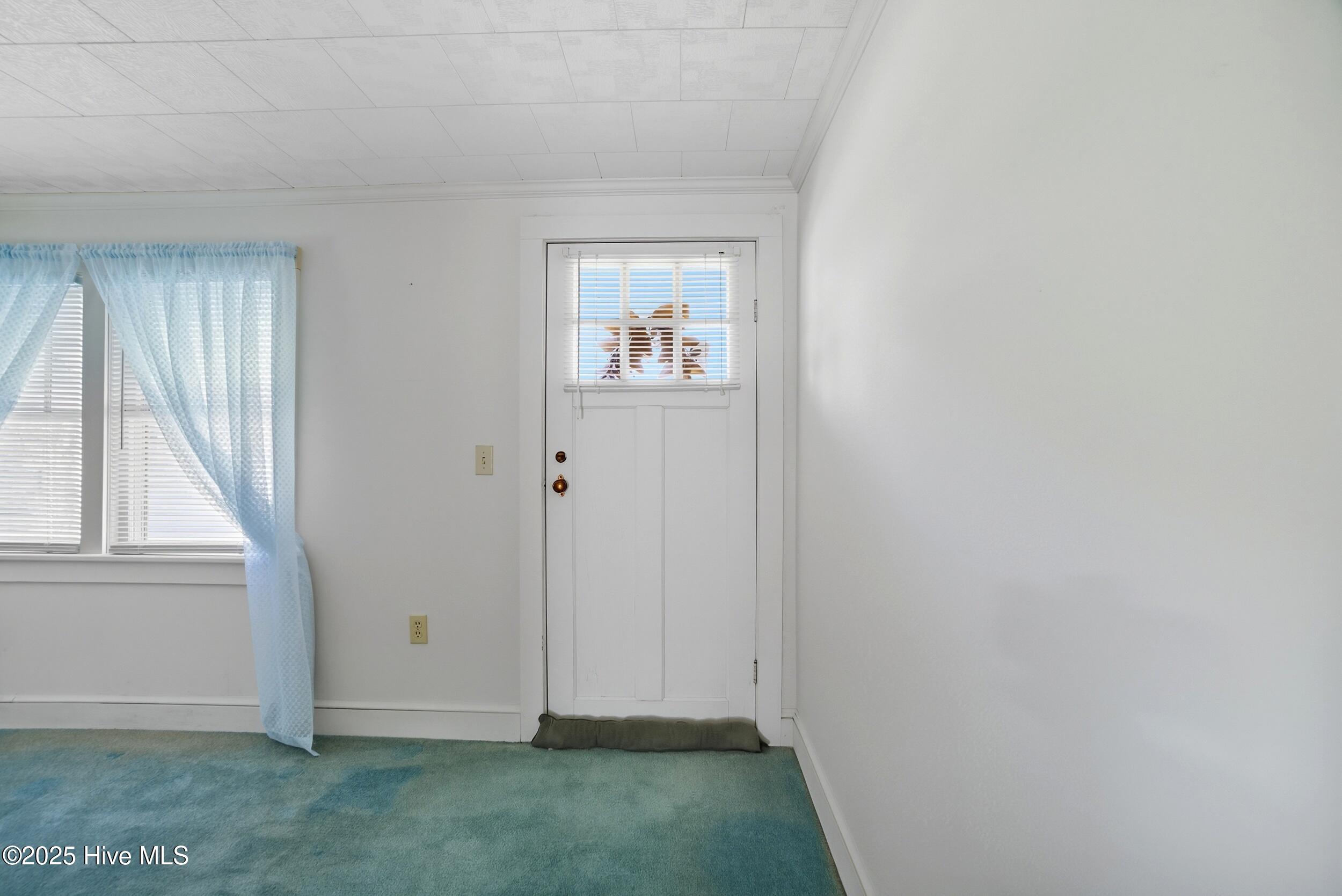 163 Maple Road Maple, NC 27956 - Photo 10 of 30 Living Room