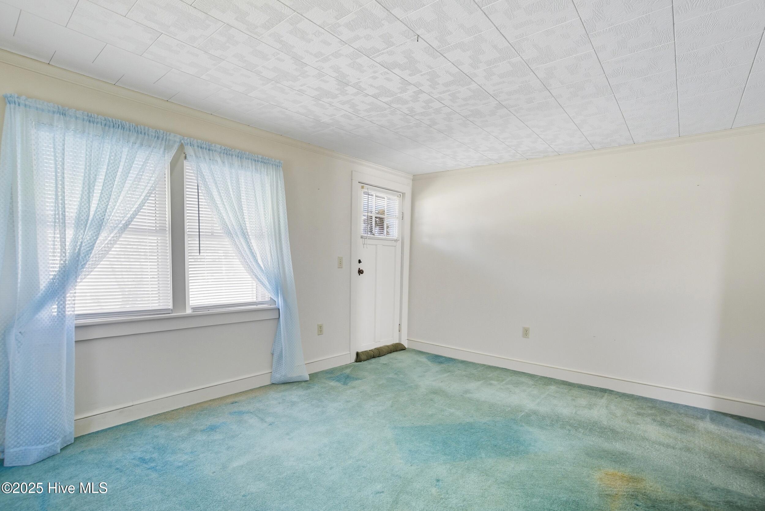 163 Maple Road Maple, NC 27956 - Photo 11 of 30 Living Room