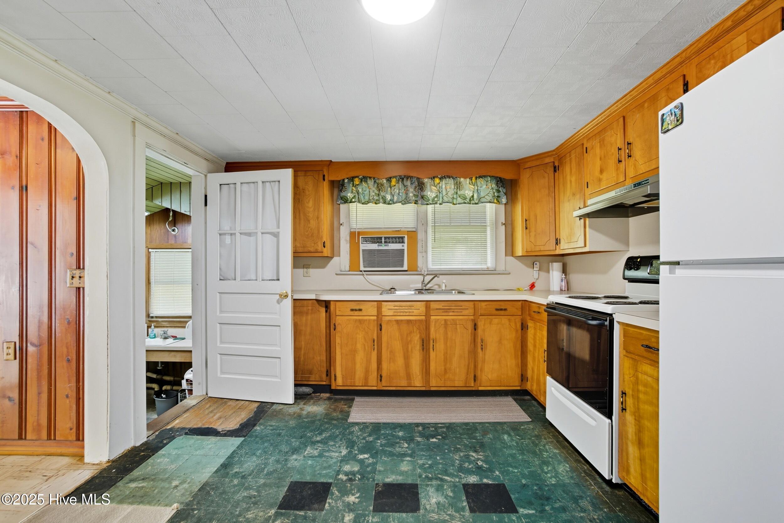 163 Maple Road Maple, NC 27956 - Photo 18 of 30 Kitchen