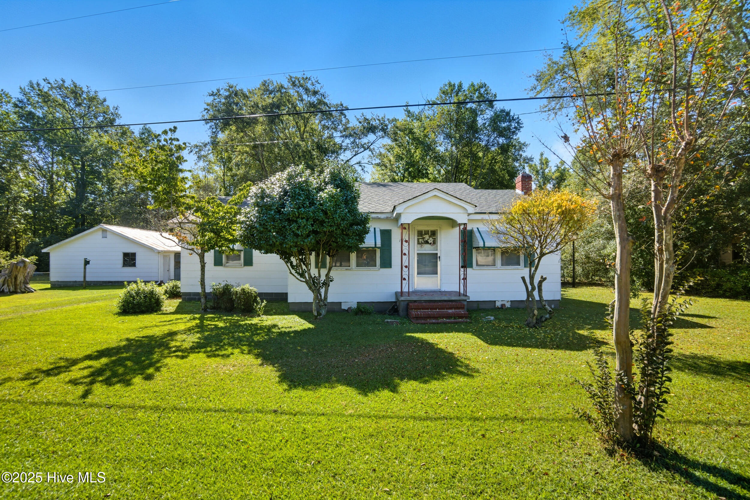 163 Maple Road Maple, NC 27956 - Photo 2 of 30 Front of house