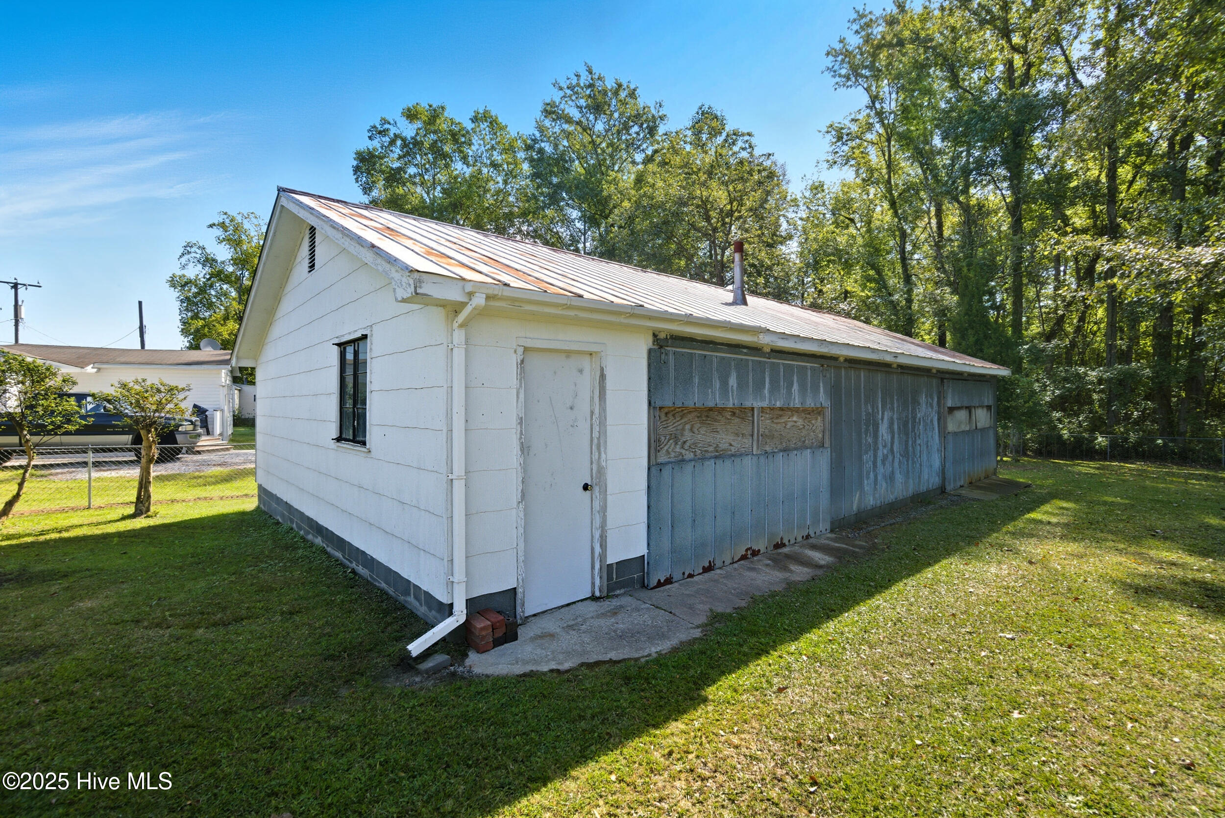 163 Maple Road Maple, NC 27956 - Photo 4 of 30 Workshop/Garage with Power
