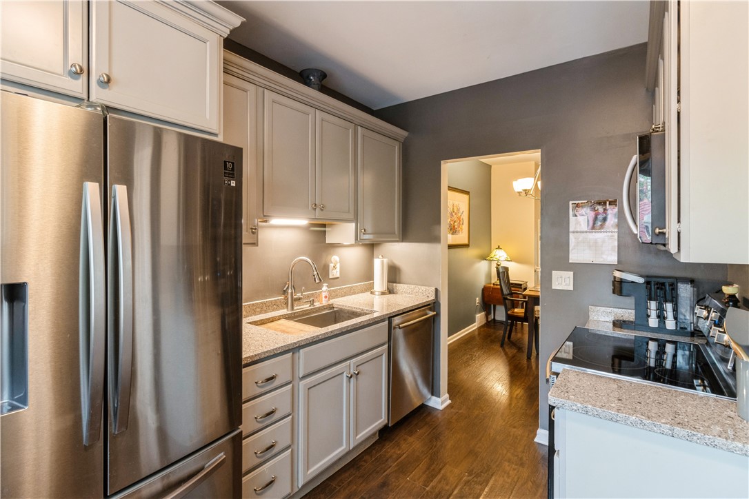 26 Cornhill Place Rochester, NY 14608 - Photo 13 of 24 Kitchen