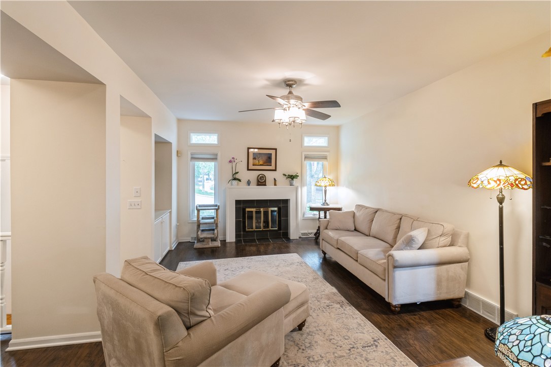 26 Cornhill Place Rochester, NY 14608 - Photo 6 of 24 Living Room