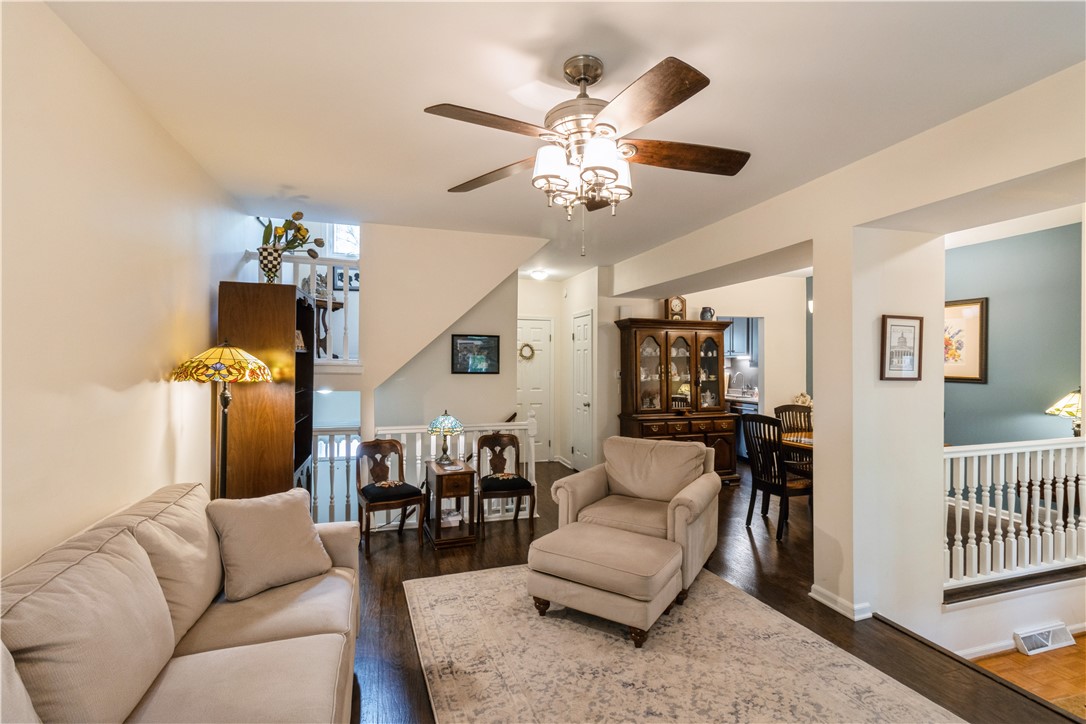 26 Cornhill Place Rochester, NY 14608 - Photo 7 of 24 Living Room