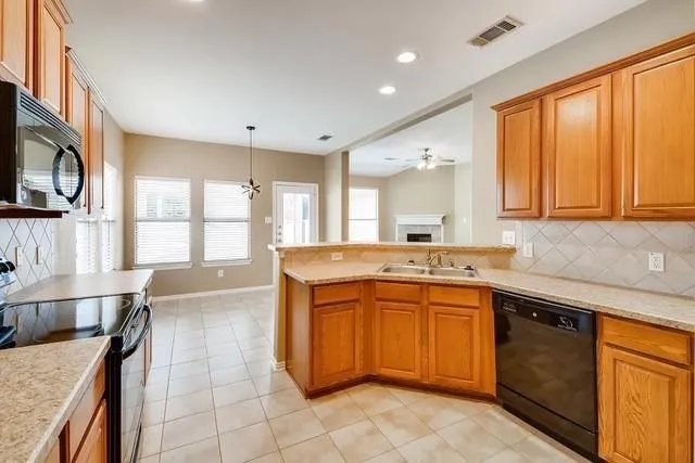 $2,250 | 1400 Chestnut Drive, Savannah, TX 76227