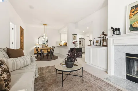 $998,000 | 111 St Matthews Avenue, Unit 304, San Mateo, CA 94401