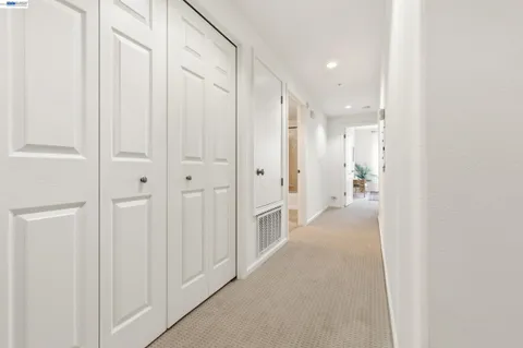 $998,000 | 111 St Matthews Avenue, Unit 304, San Mateo, CA 94401