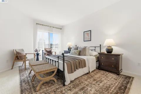 $998,000 | 111 St Matthews Avenue, Unit 304, San Mateo, CA 94401