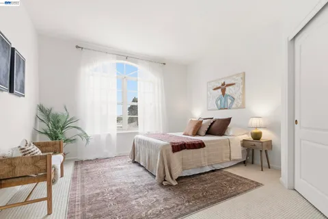 $998,000 | 111 St Matthews Avenue, Unit 304, San Mateo, CA 94401
