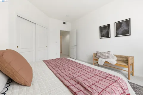 $998,000 | 111 St Matthews Avenue, Unit 304, San Mateo, CA 94401