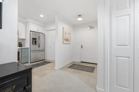$998,000 | 111 St Matthews Avenue, Unit 304, San Mateo, CA 94401