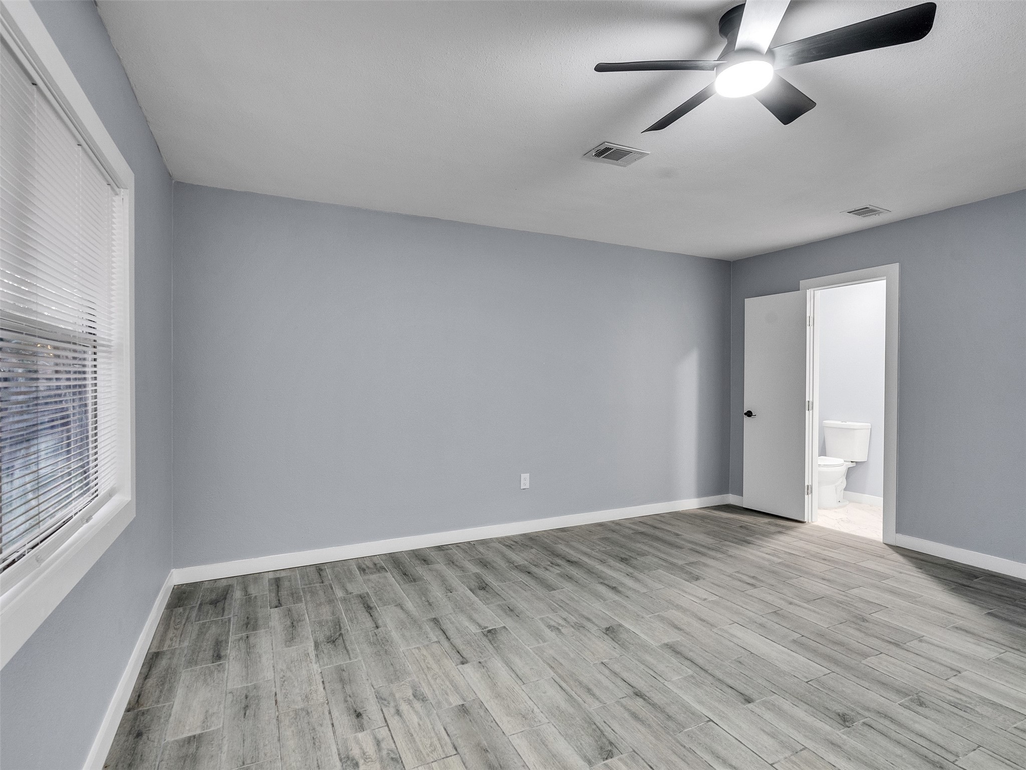 3111 Hartwick Road Houston, TX 77093 - Photo 12 of 20 Primary bedroom