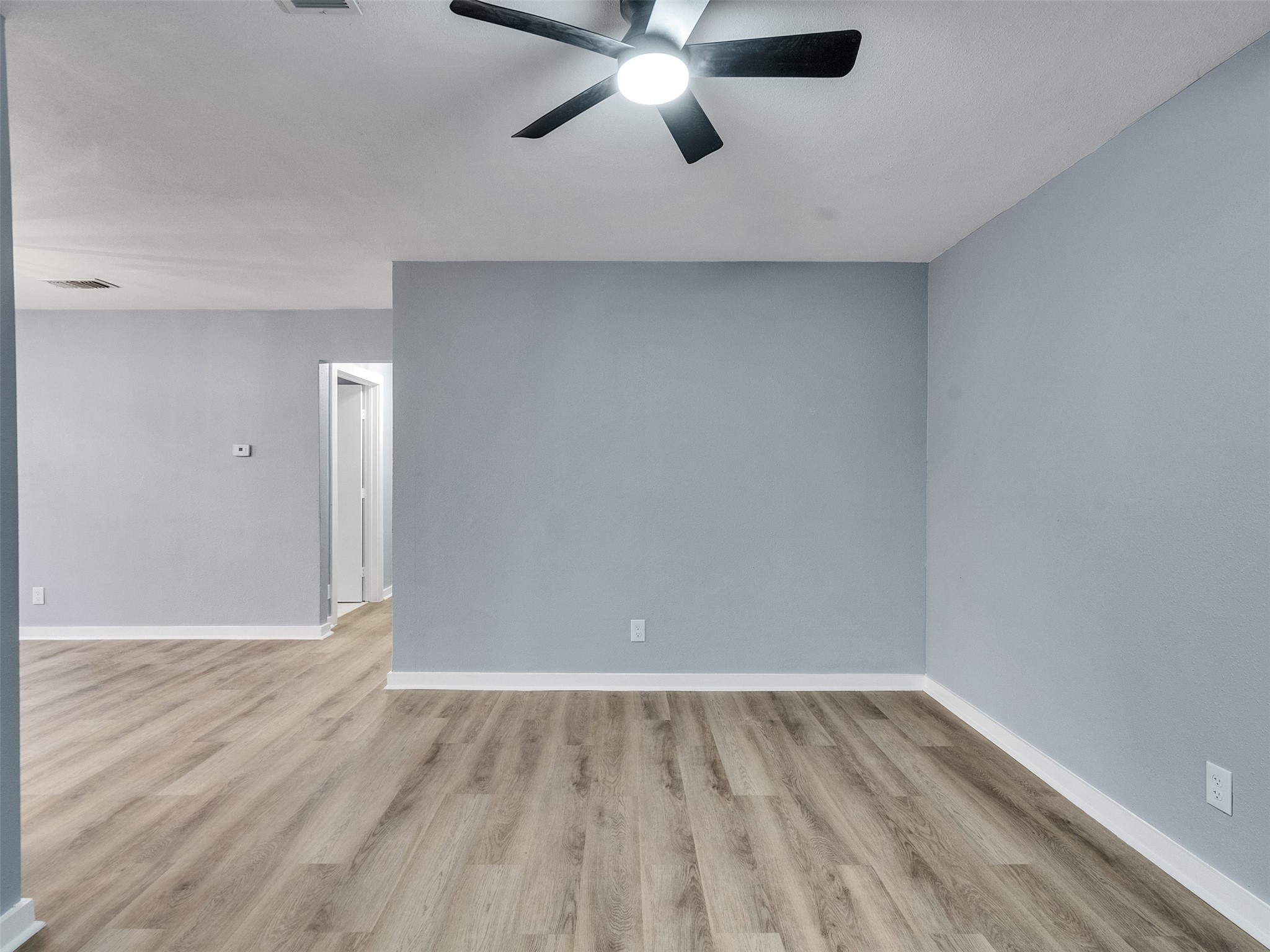 3111 Hartwick Road Houston, TX 77093 - Photo 2 of 20 Living Room area open to the dining room on the left