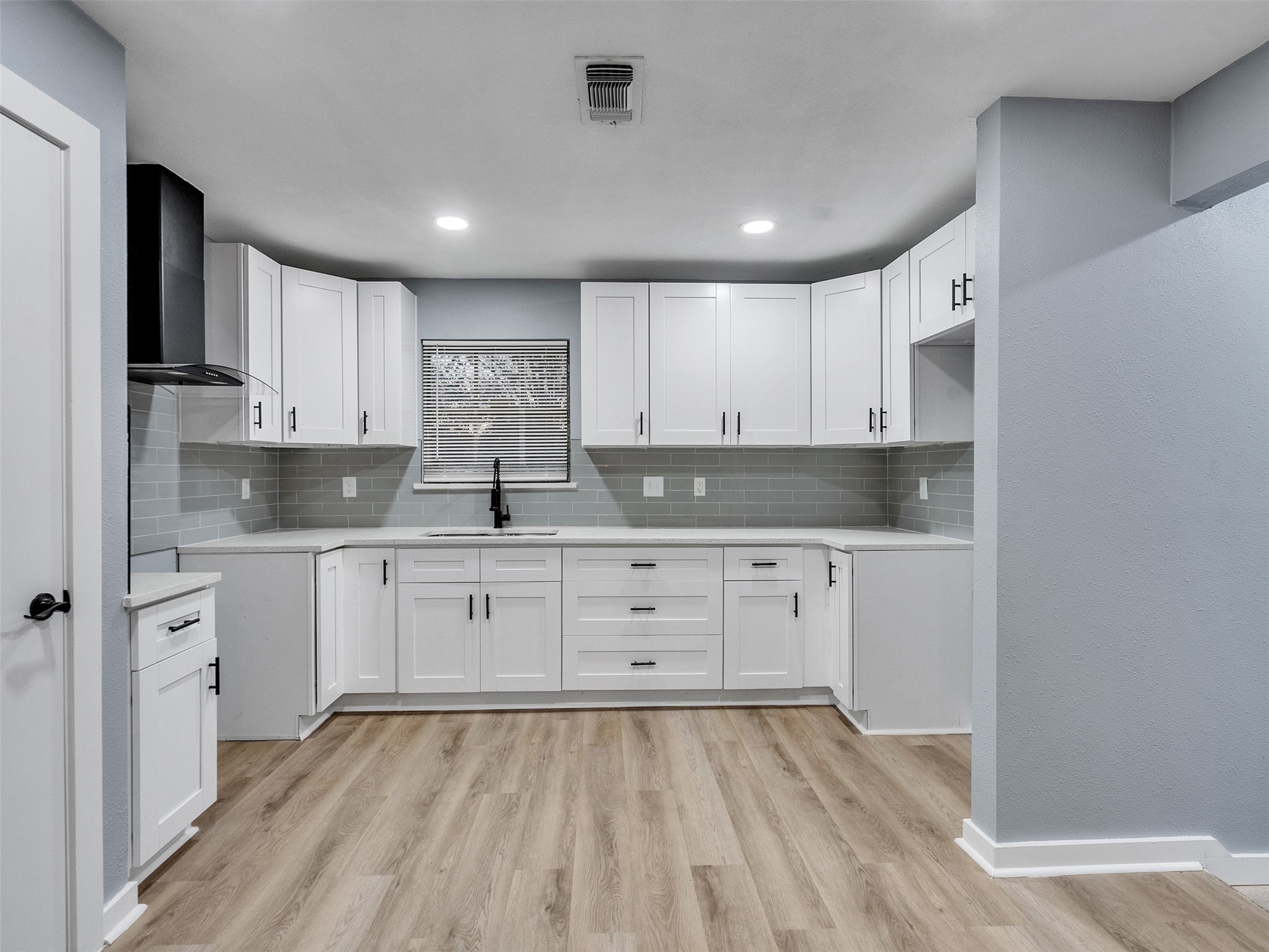 3111 Hartwick Road Houston, TX 77093 - Photo 6 of 20 Beautiful brand new kitchen