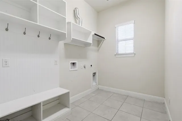 a view of utility room