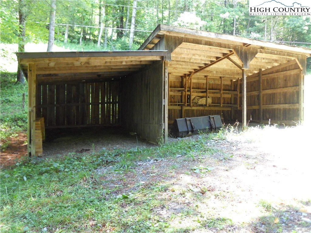 Claude Dickson Road Lansing, NC 28643 - Photo 8 of 12
