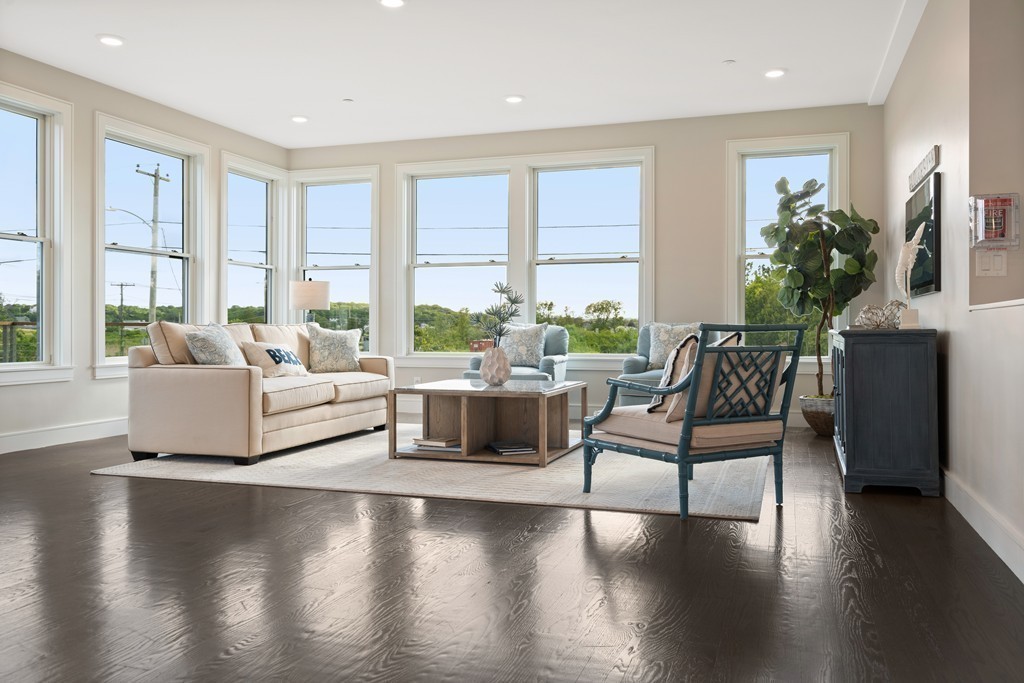 78 Thatcher Road, Unit 2 Gloucester, MA 01930 - Photo 3 of 20