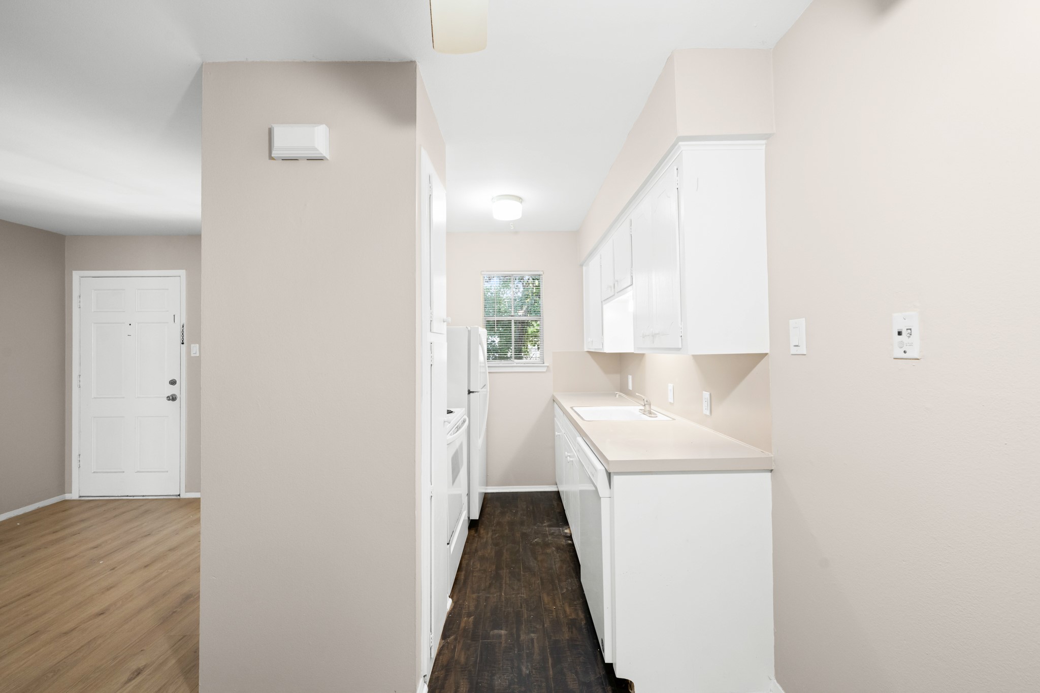 2012 Brun Street, Unit E Houston, TX 77019 - Photo 3 of 19