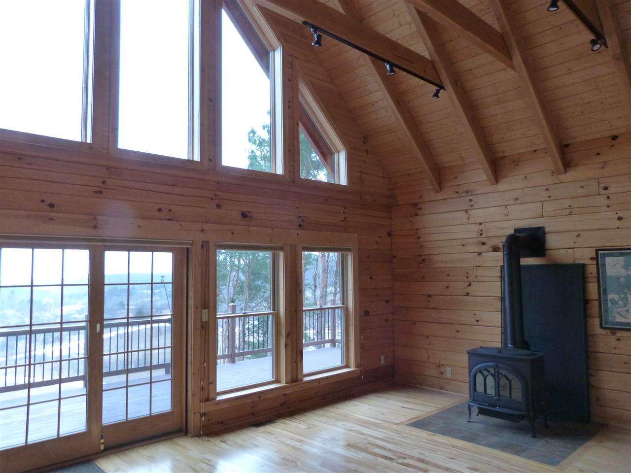 125 Robotham Road Beulah, MI 49617 - Photo 4 of 18 1841409-3.JPG