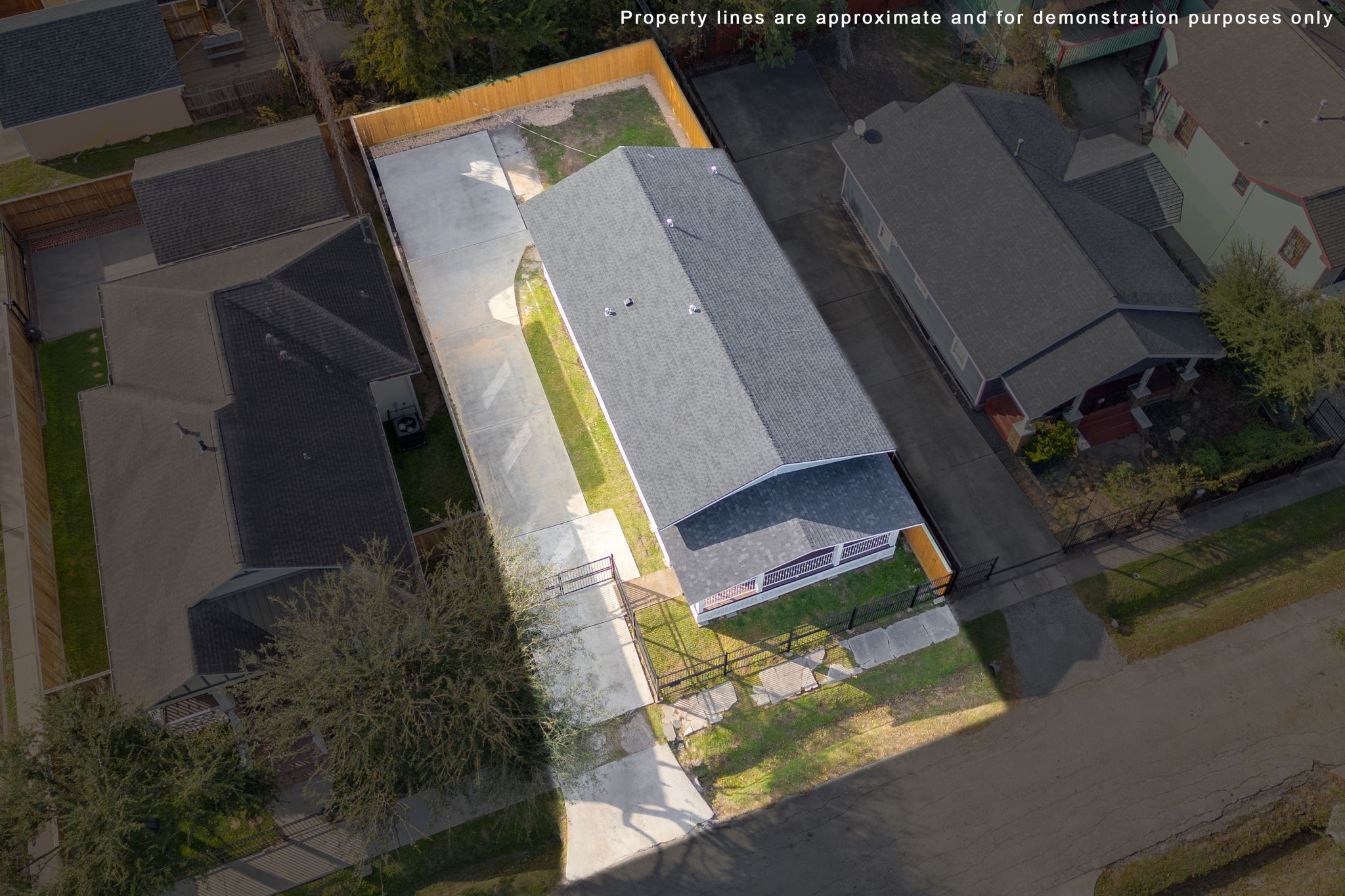 203 Archer Street Houston, TX 77009 - Photo 40 of 43 an aerial view of house with a yard