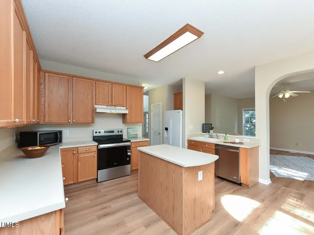 $719,900 | 406 Somersview Drive, Chapel Hill, NC 27514