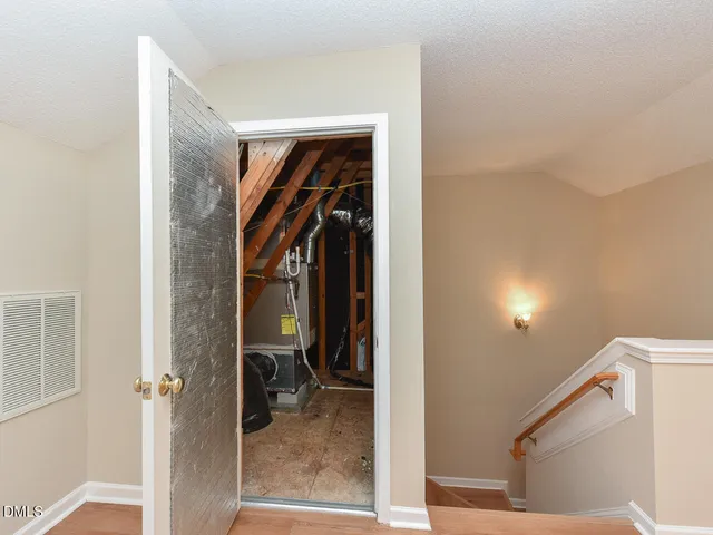 $719,900 | 406 Somersview Drive, Chapel Hill, NC 27514