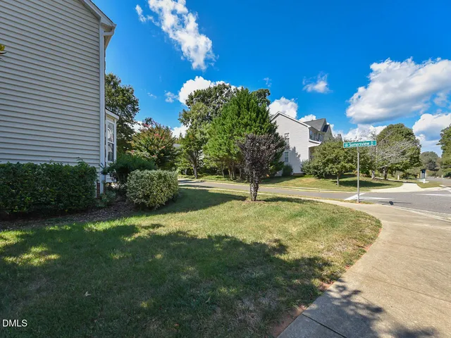 $719,900 | 406 Somersview Drive, Chapel Hill, NC 27514