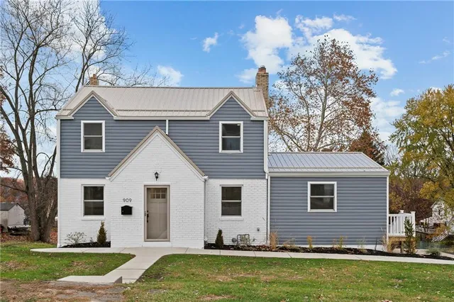 $335,000 | 909 North Avenue, Verona, PA 15147