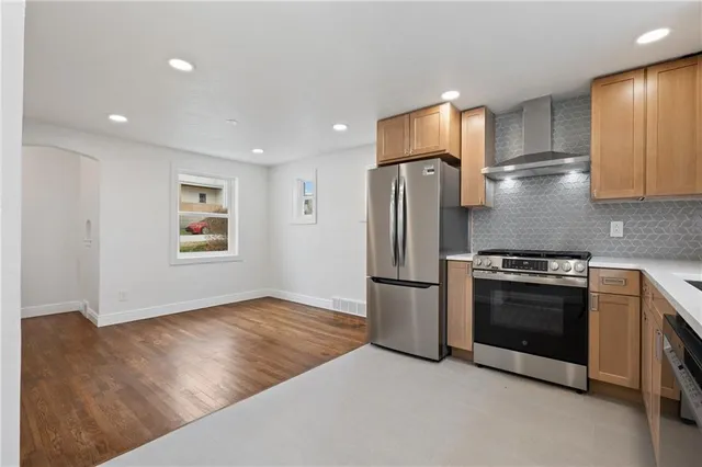 $335,000 | 909 North Avenue, Verona, PA 15147